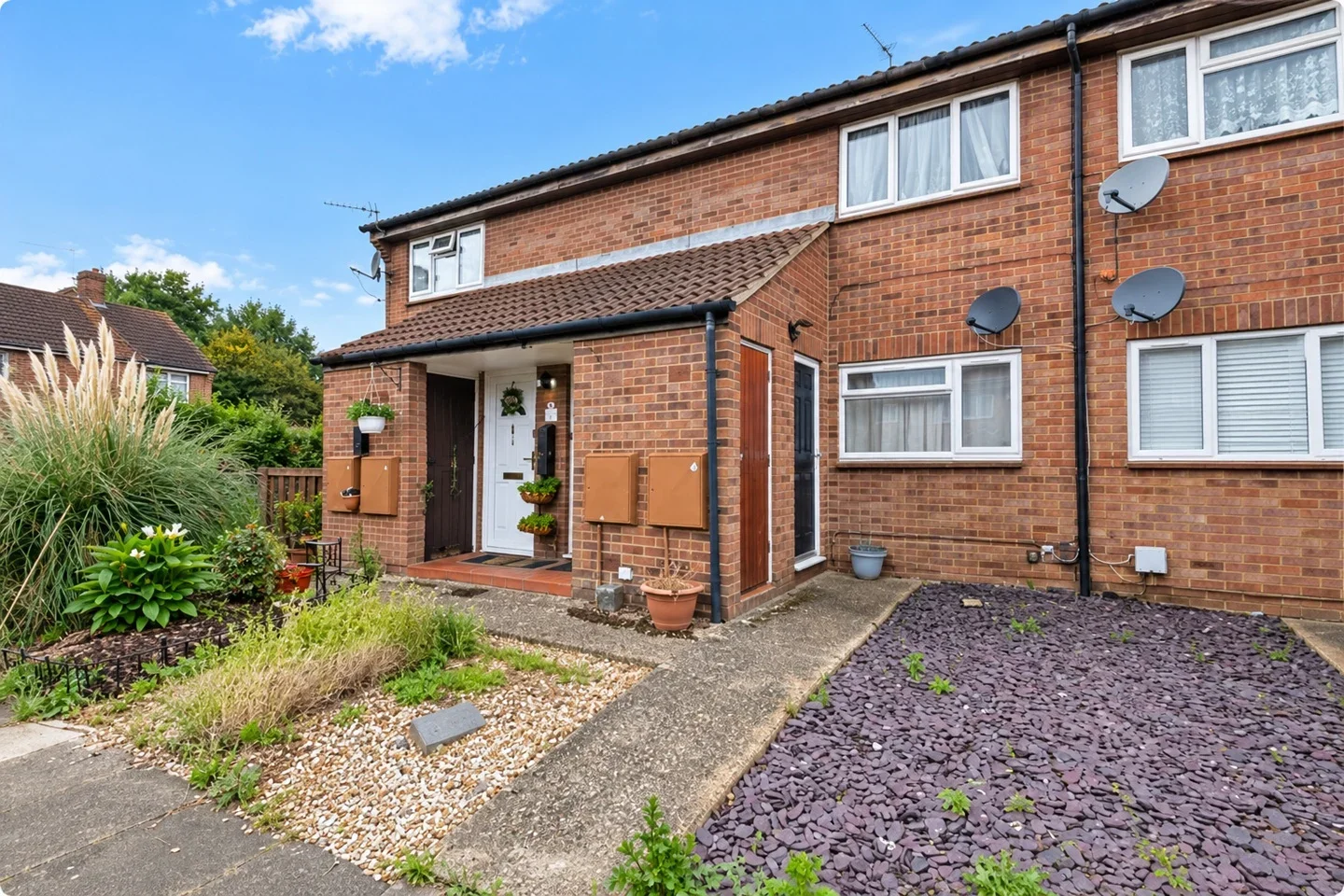 Flat Dacre Close in Old Hurst