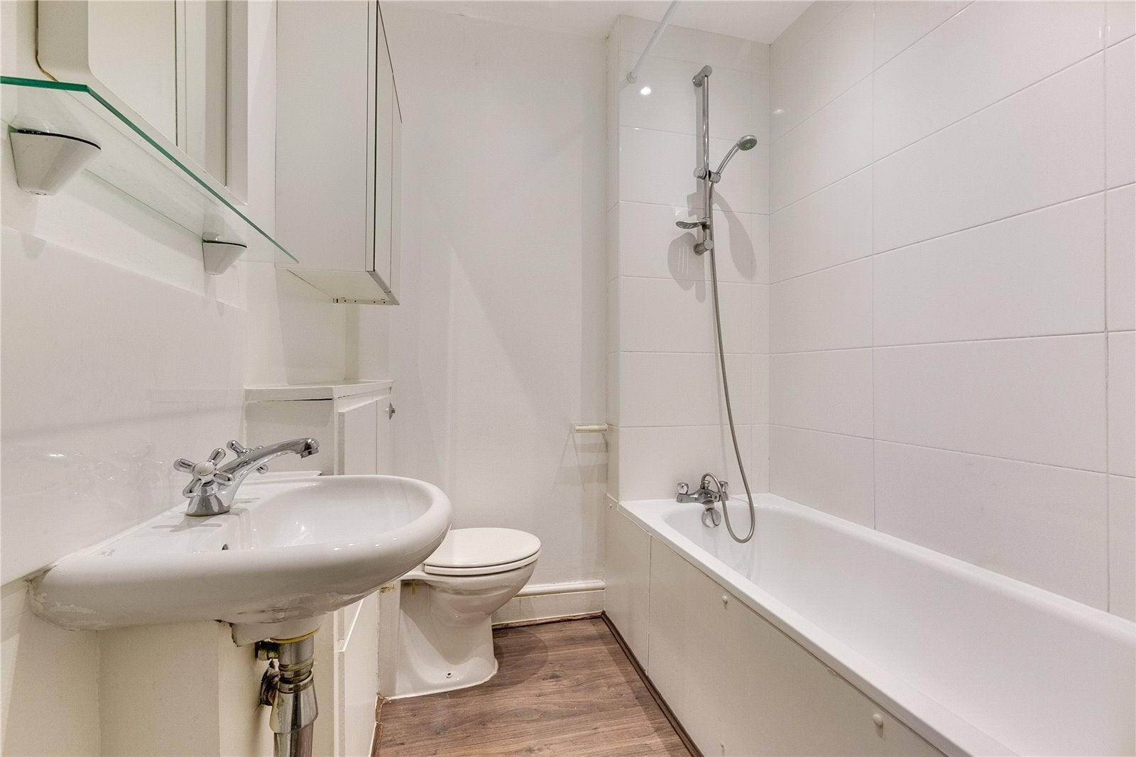 Flat Oxford Gardens in Greater London