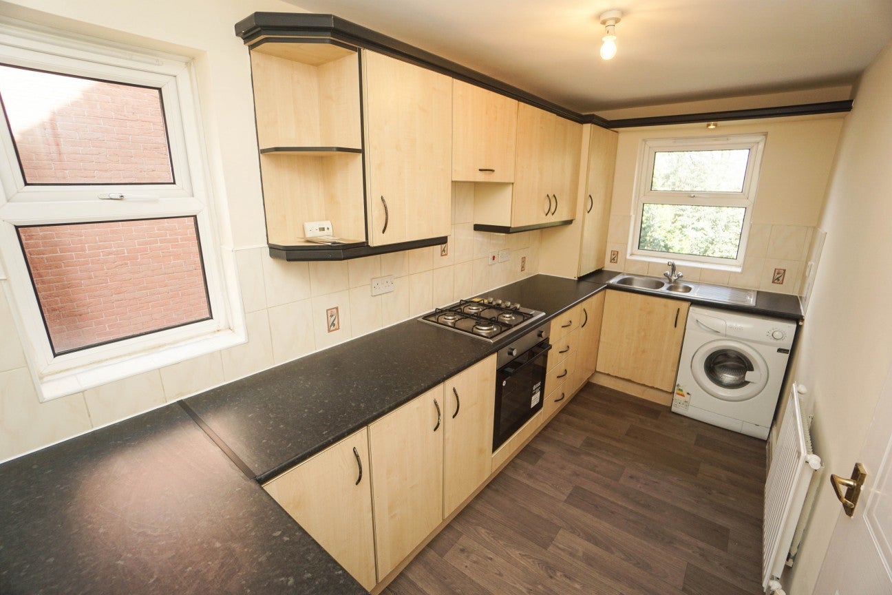 Flat Chorley New Road in Bolton