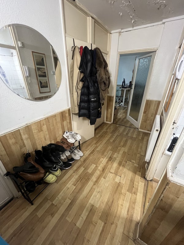 Room Russett Way in Greater London