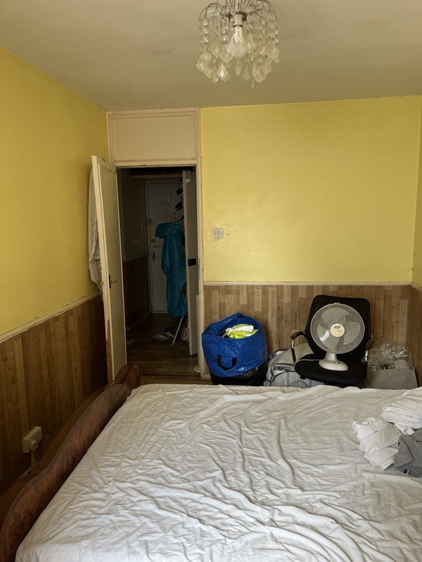 Room Russett Way in Greater London