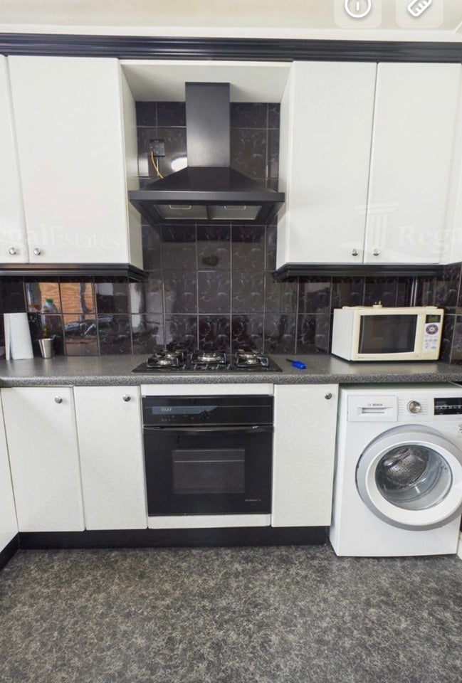 Room Vivian Avenue in Greater London