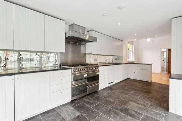 House Fielding Road in Greater London