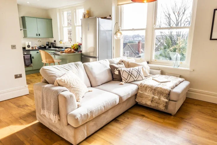 Flat Clarendon Road in Bristol