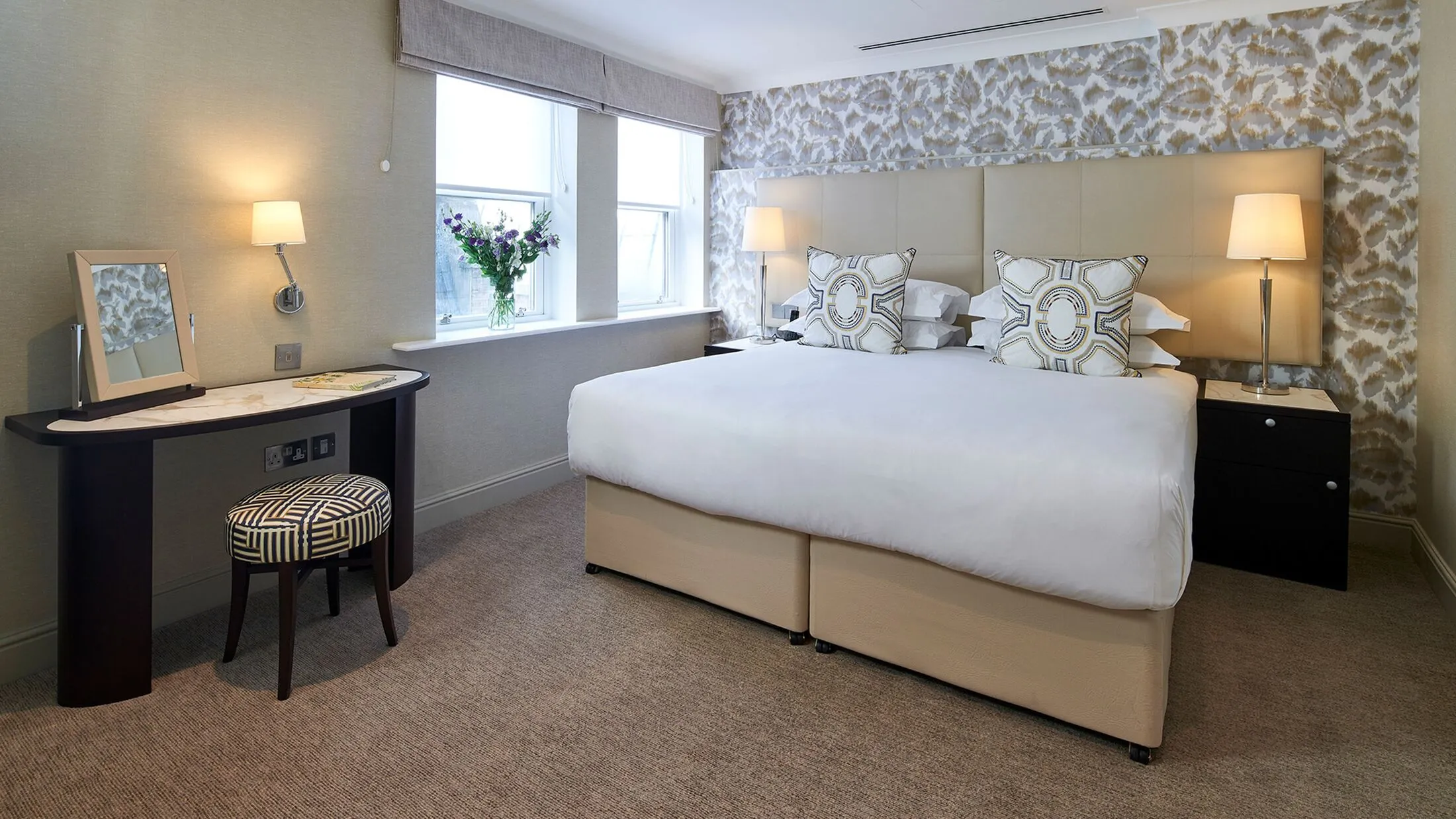 Flat Watling Street in City of London