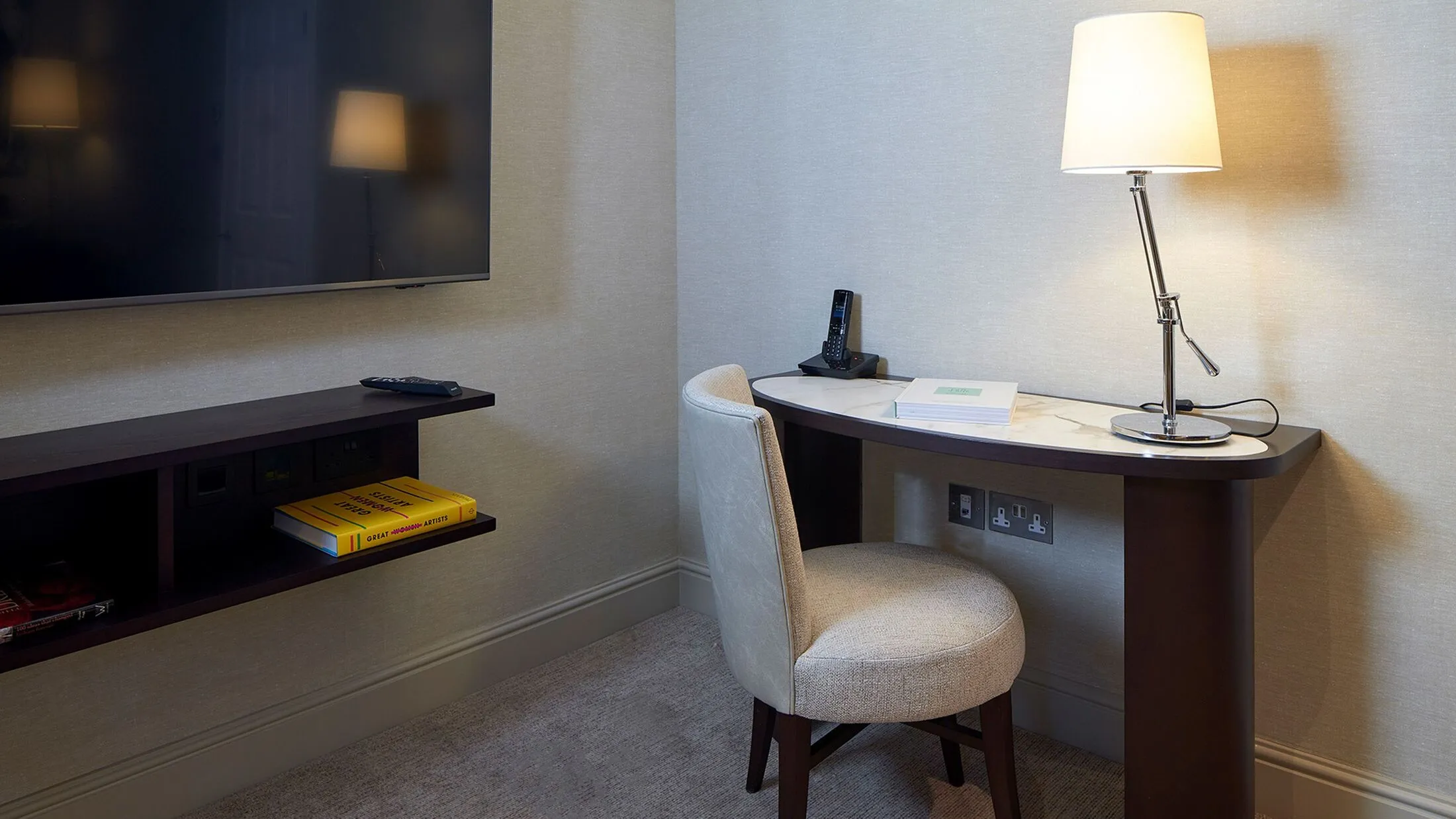 Flat Watling Street in City of London