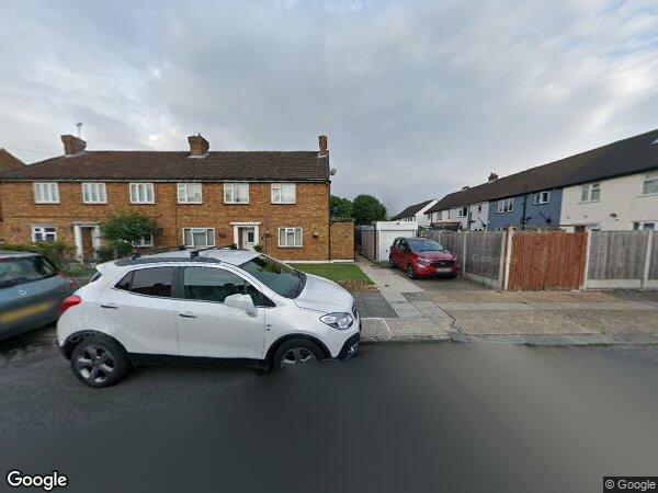 Flat Ambleside Avenue in Greater London