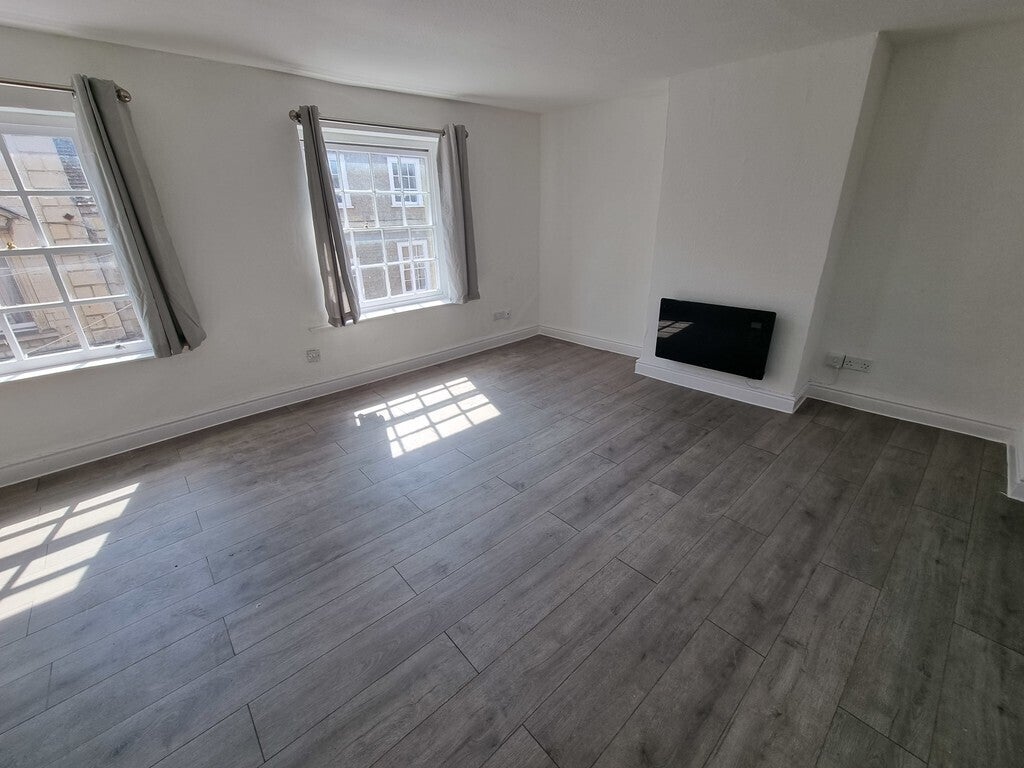 Flat Carsons Yard in Warminster