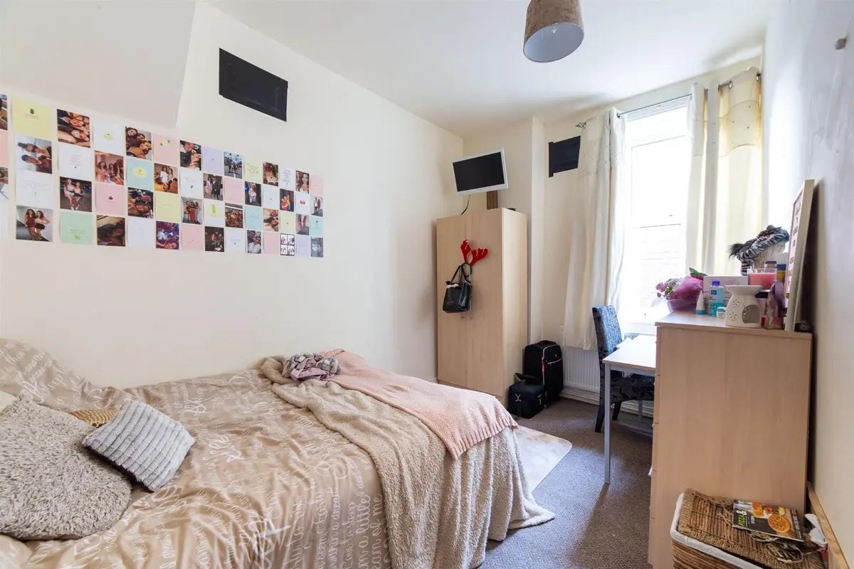 Flat Shortridge Terrace in Newcastle upon Tyne