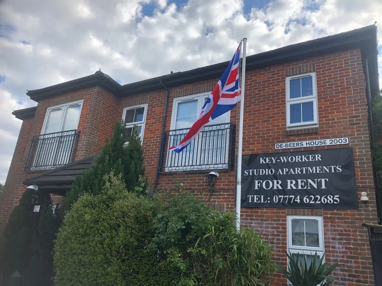 Flat Rose Gardens in Watford