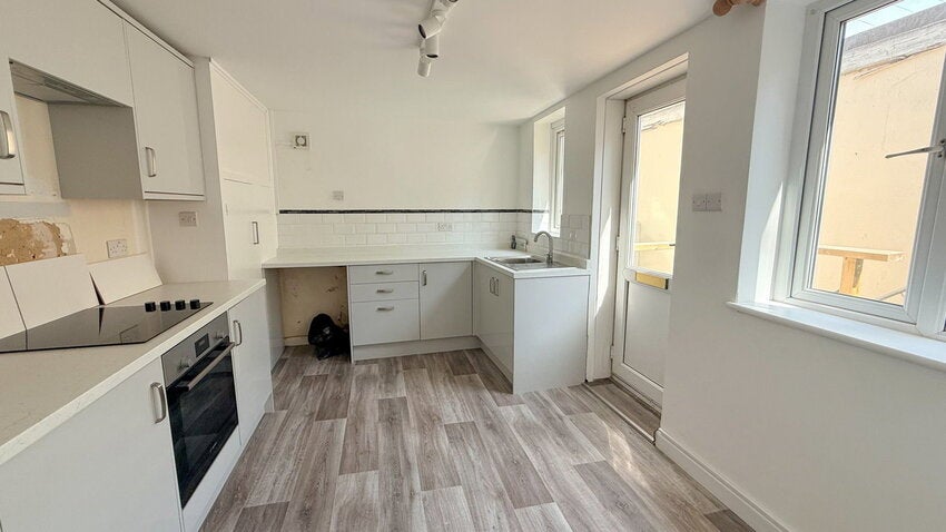 Flat Scarborough Place in Torquay
