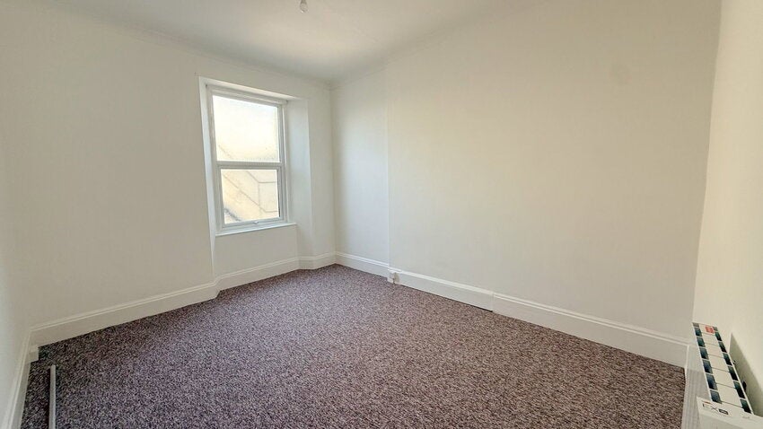 Flat Scarborough Place in Torquay