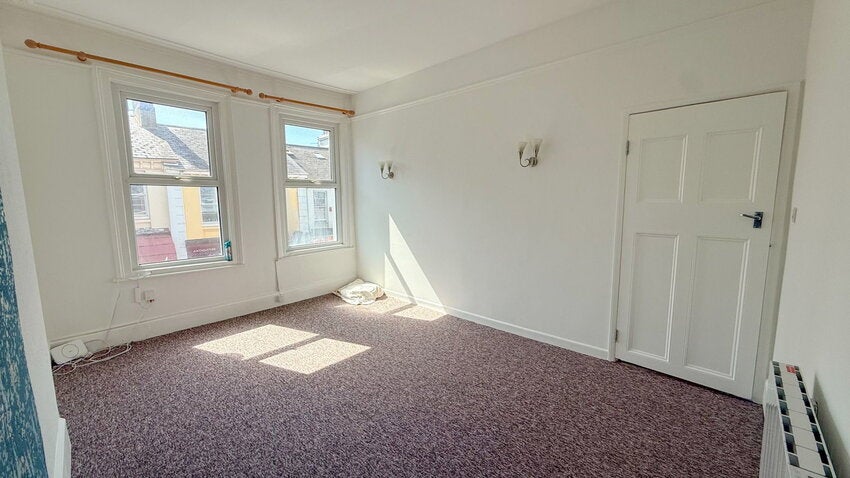 Flat Scarborough Place in Torquay