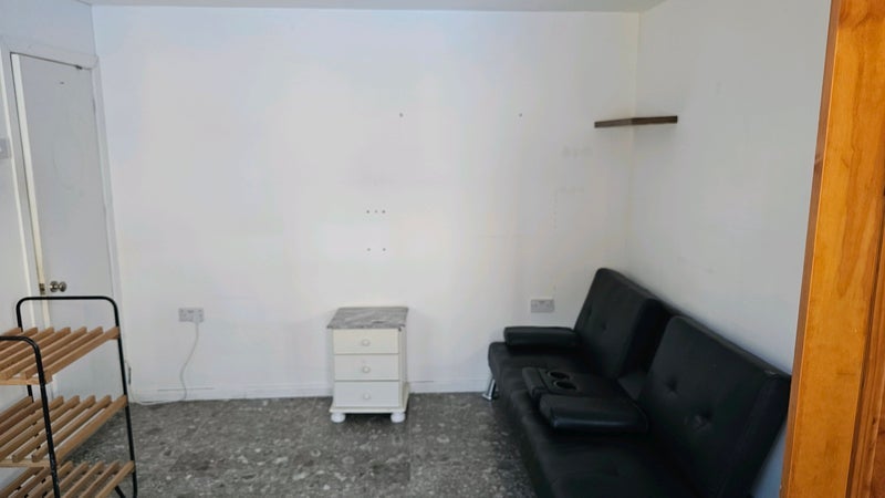 Flat Laburnum Road in Strood