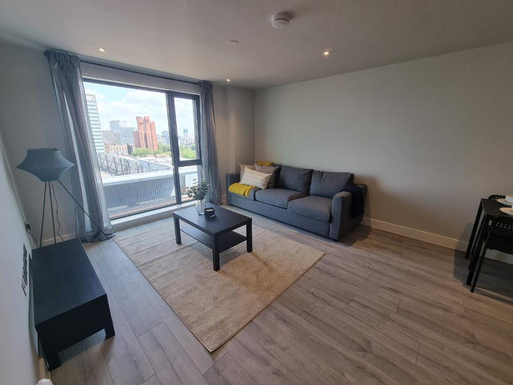 Flat St Martin's Place in Birmingham
