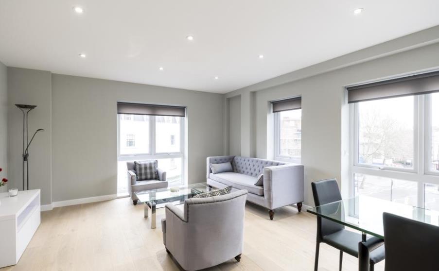 Flat Bromyard Avenue in Greater London