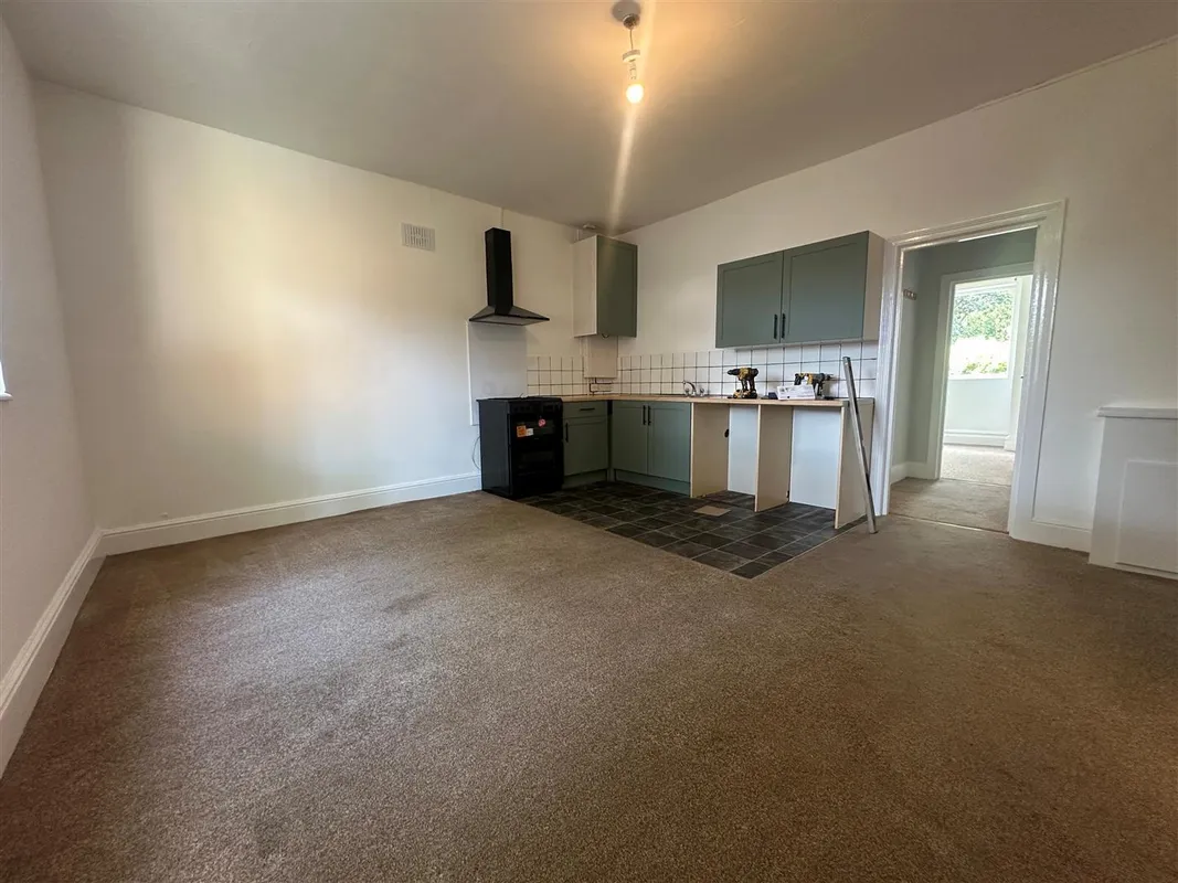 Flat North Lodge Road in Poole