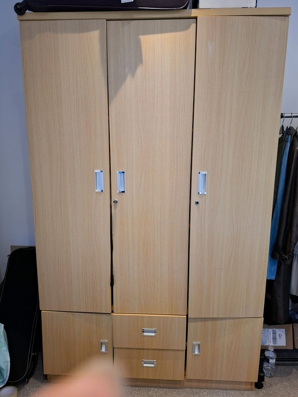 Room Plough Way in Greater London