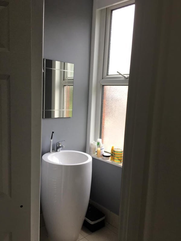 Room Burley Wood Crescent in Leeds
