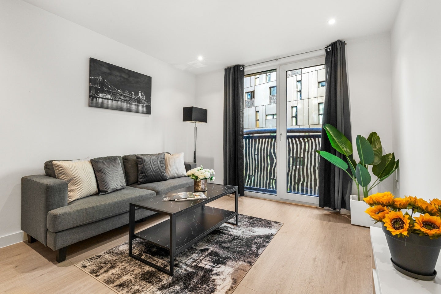 Flat Gatliff Road in City of Westminster
