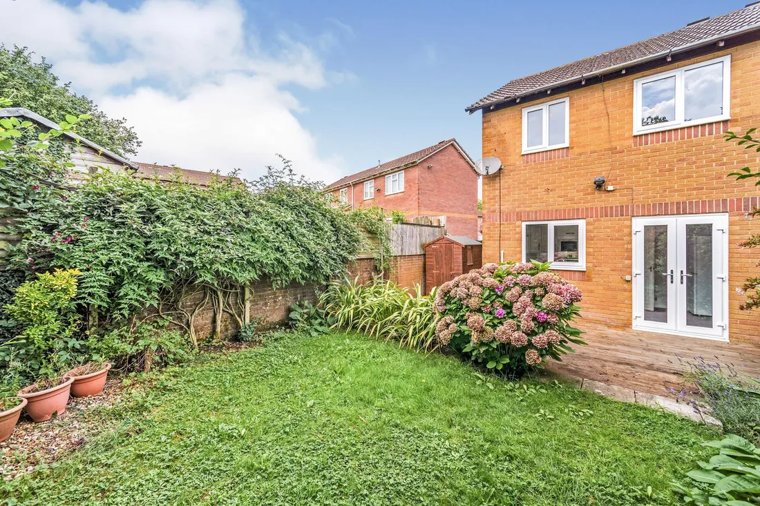 House Ffordd Trecastell in Llanharry