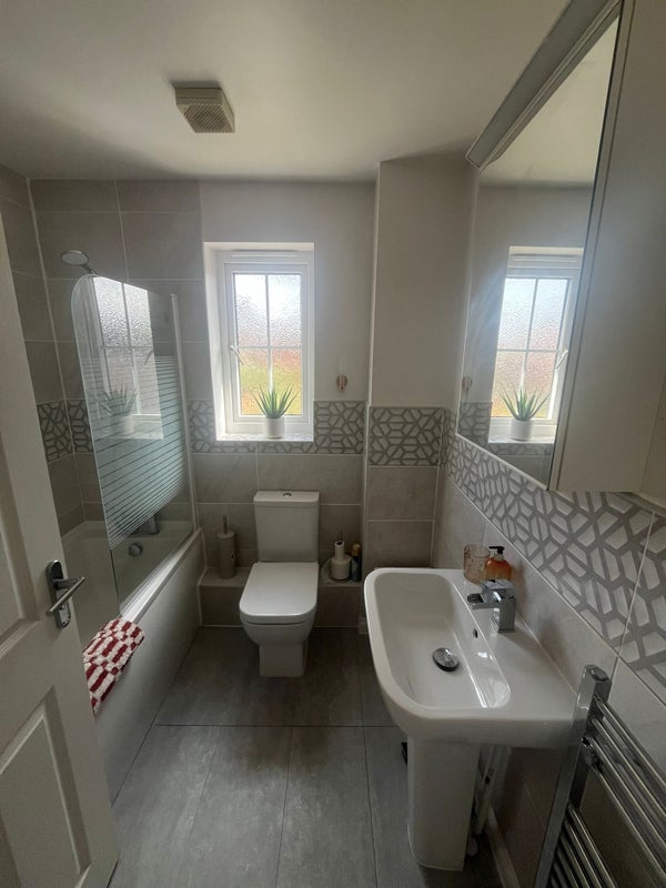 Room Great Farley Drive in Birmingham