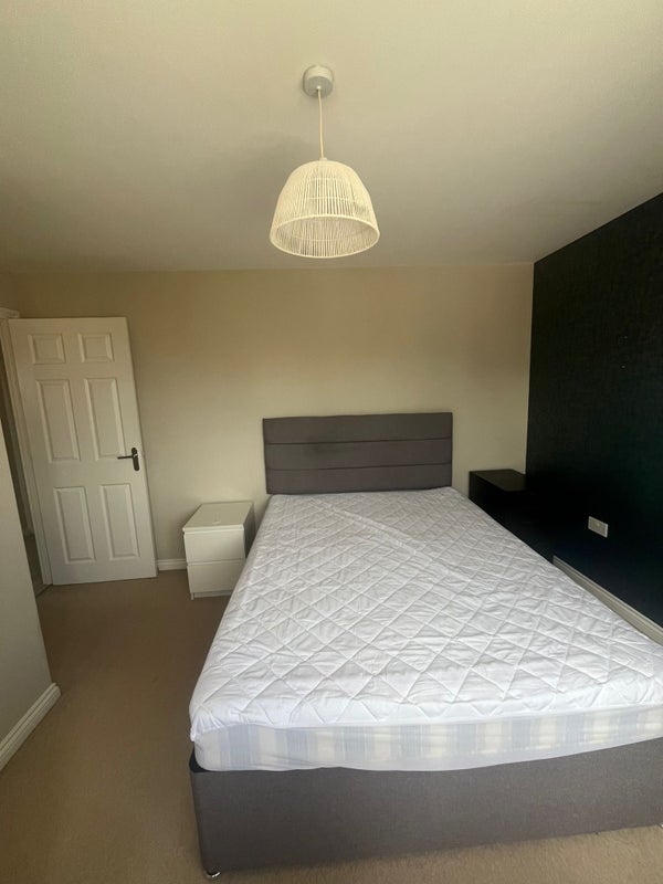Room Great Farley Drive in Birmingham