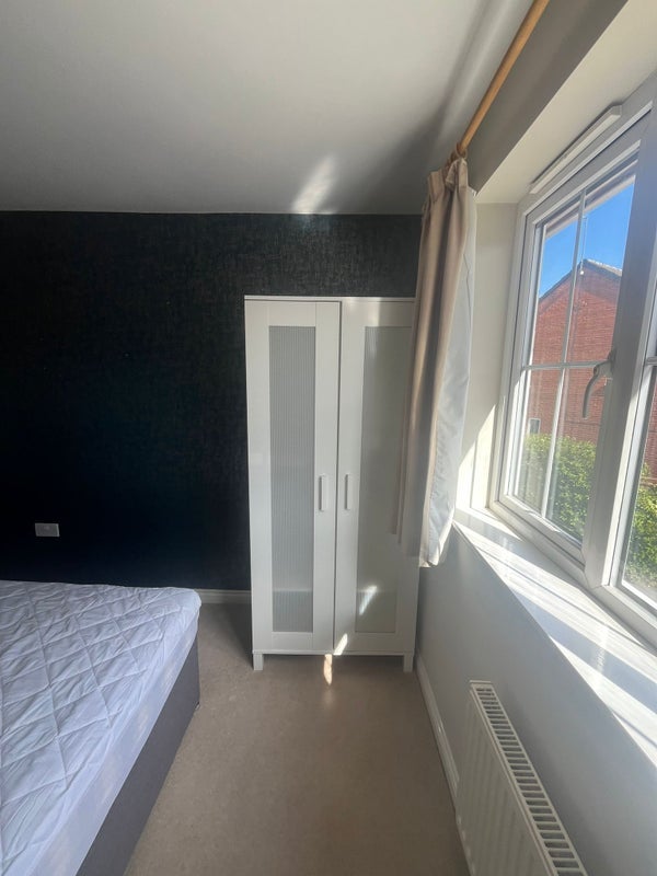 Room Great Farley Drive in Birmingham