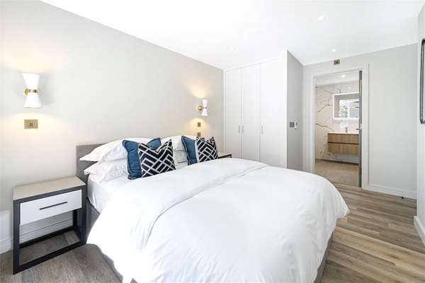 Flat Brompton Road in Greater London