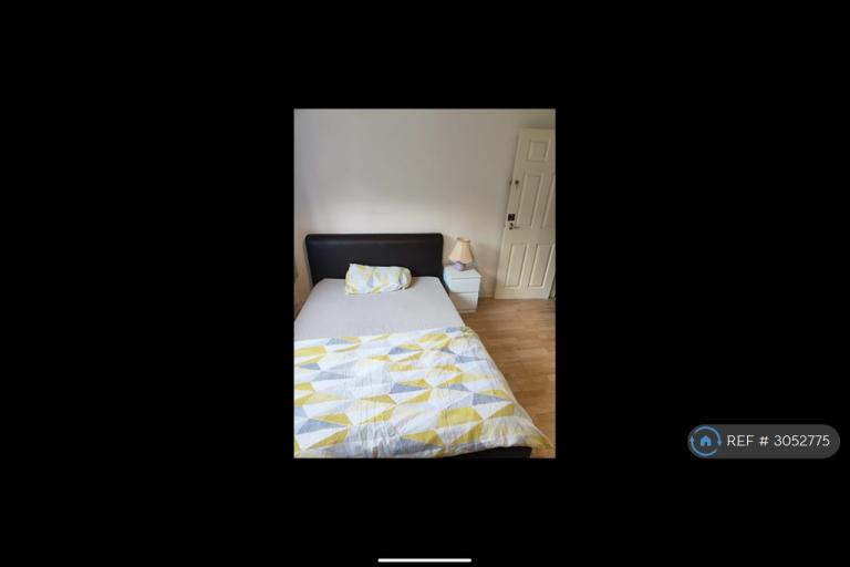 Room Handforth Lane in Runcorn