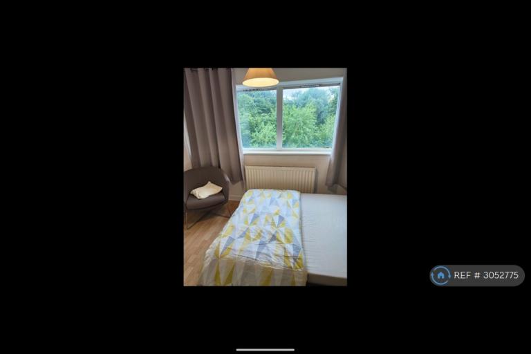 Room Handforth Lane in Runcorn