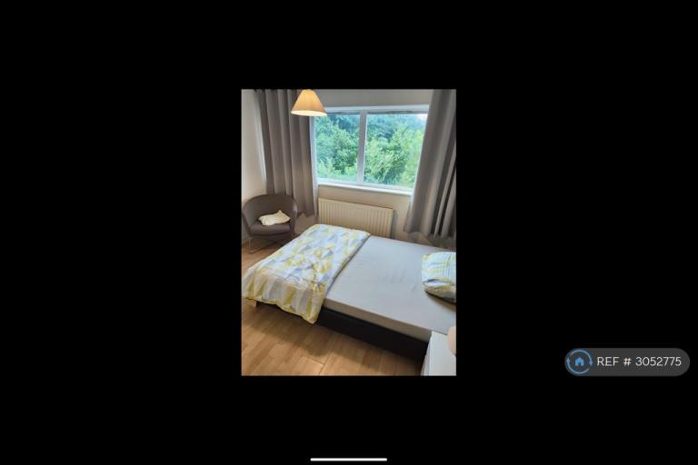 Room Handforth Lane in Runcorn