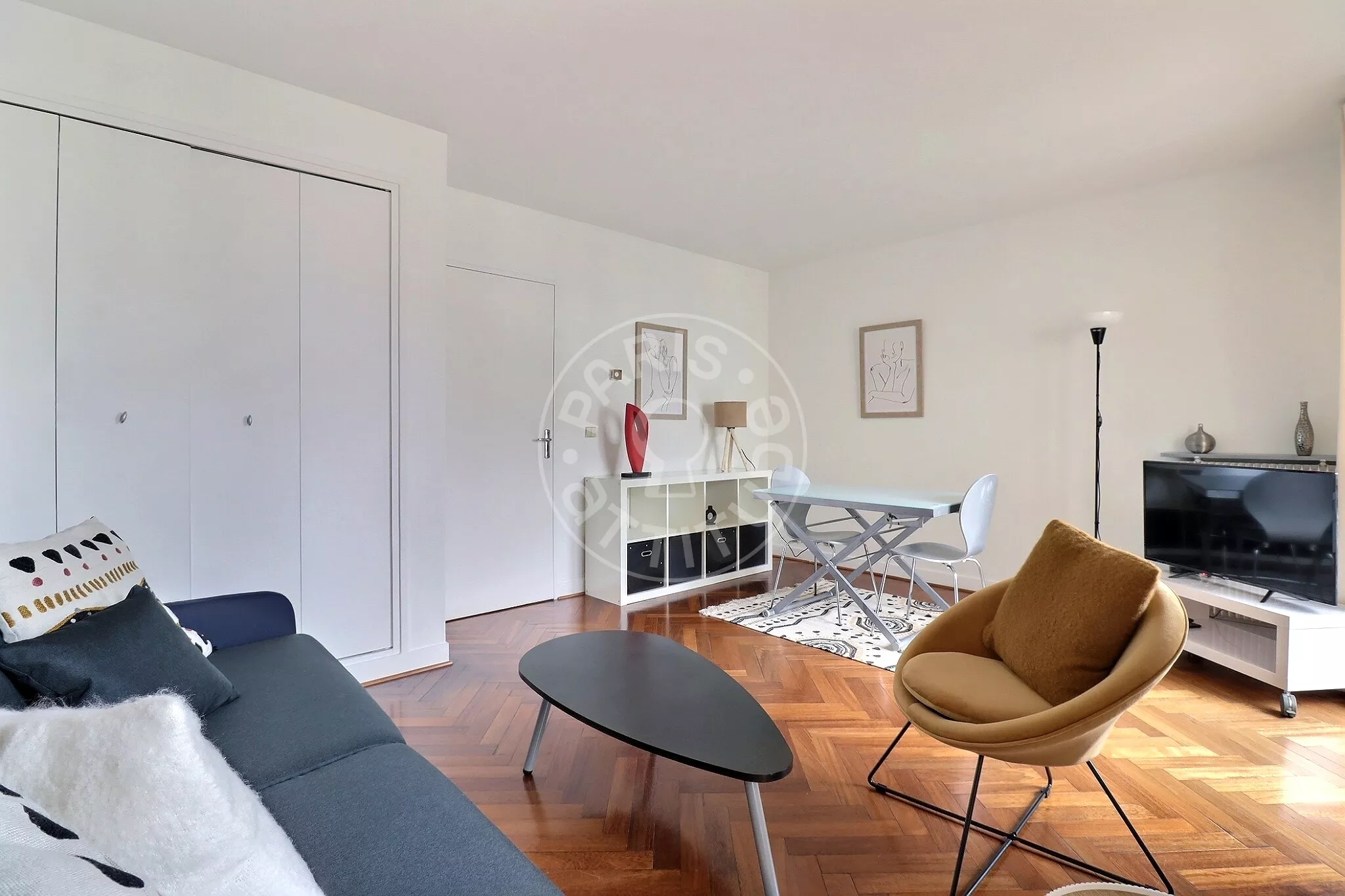 Flat Rue du Général Beuret in Paris