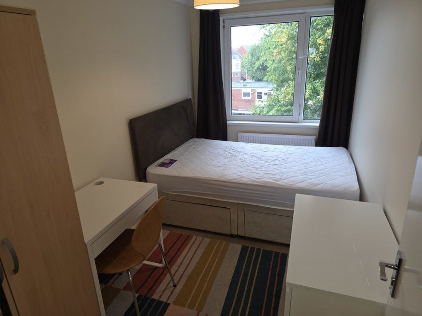 Flat Chivers Close in Portsmouth