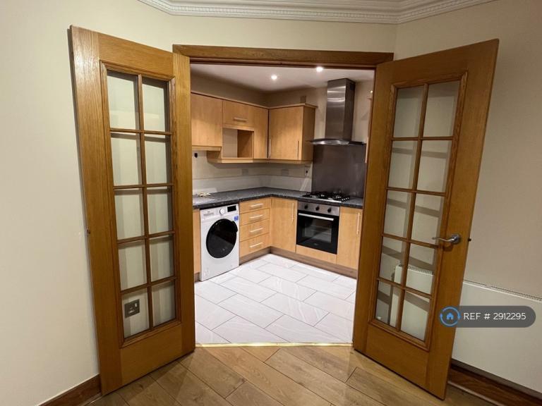 Flat Skerne Walk in Greater London