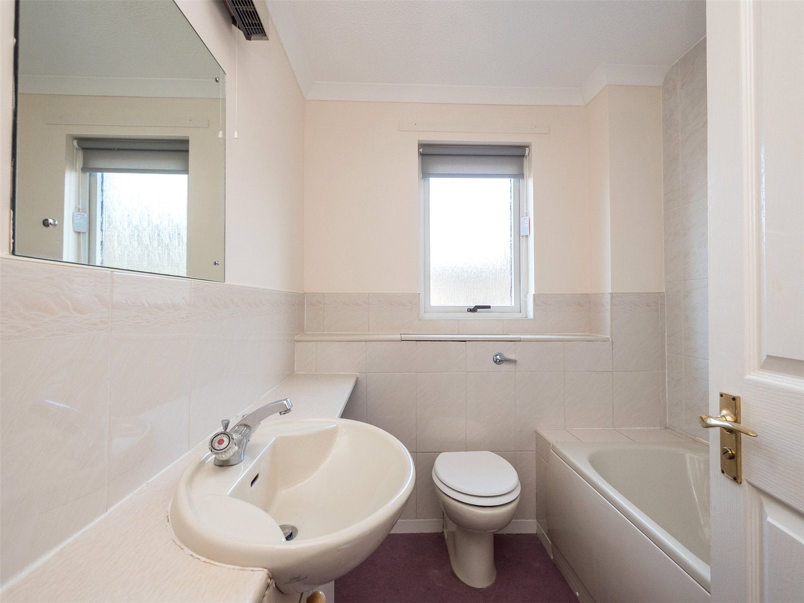 Flat Parkside Terrace in City of Edinburgh