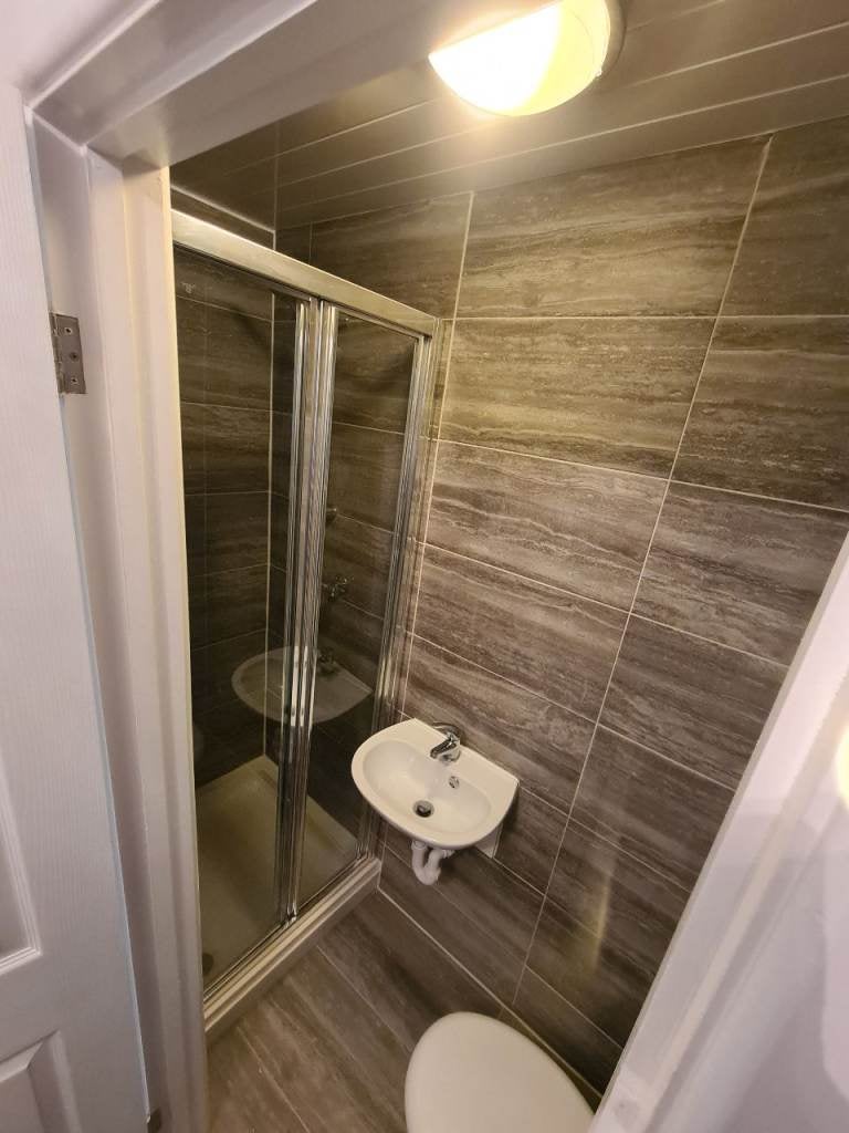 Flat Chalvey Road East in Slough