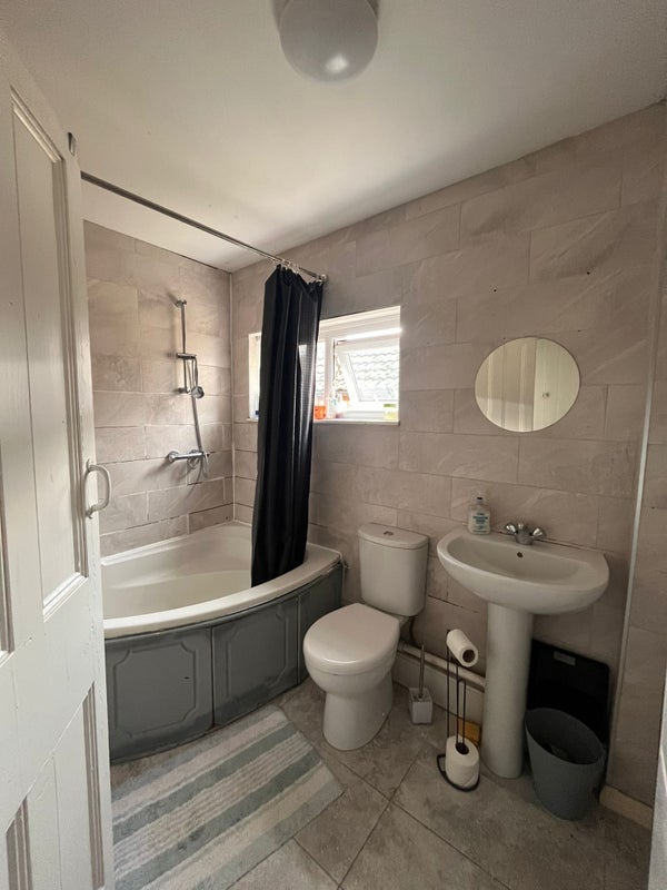 Room Bromfield Street in Cardiff
