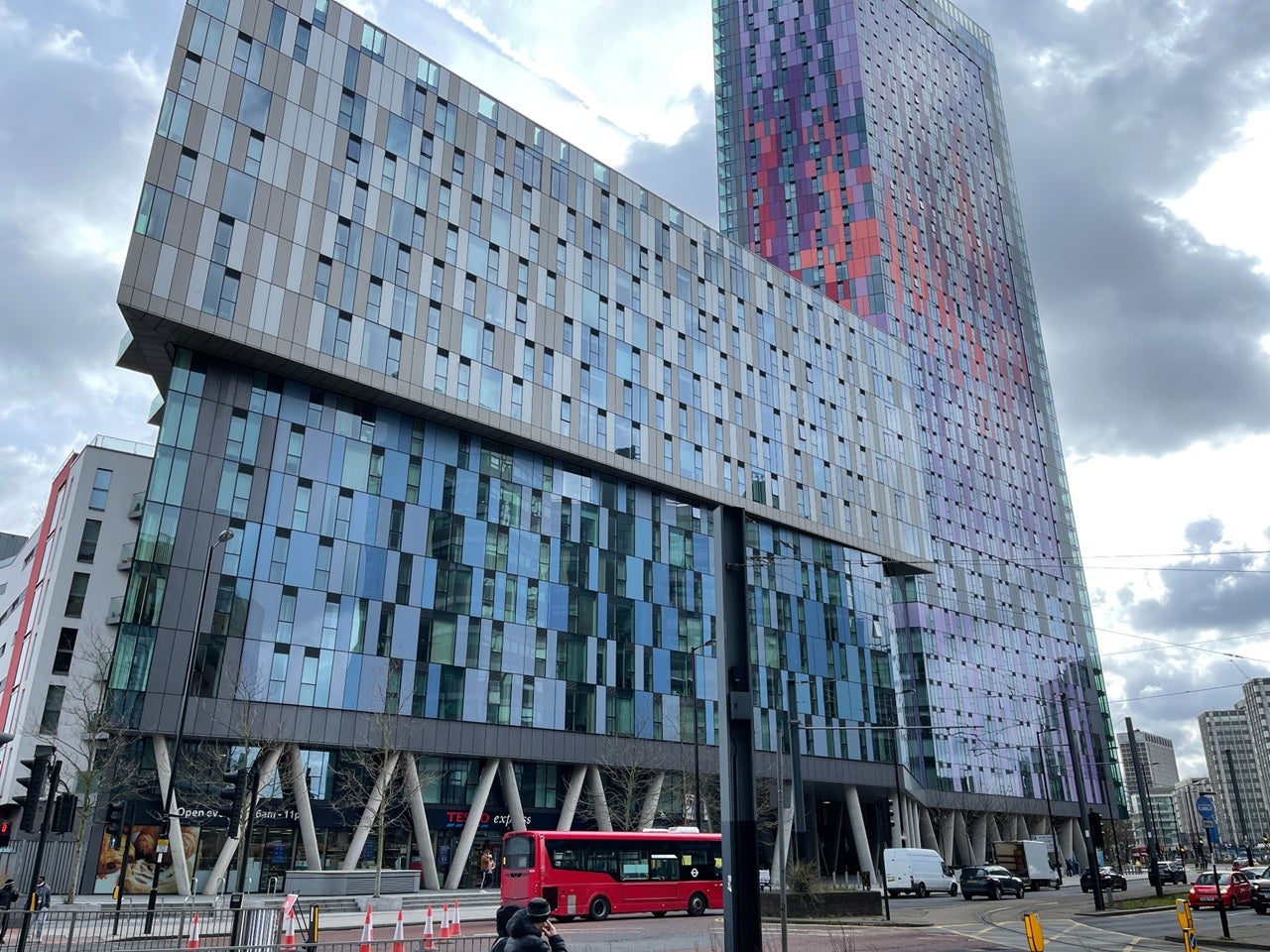 Flat Wellesley Road in Greater London