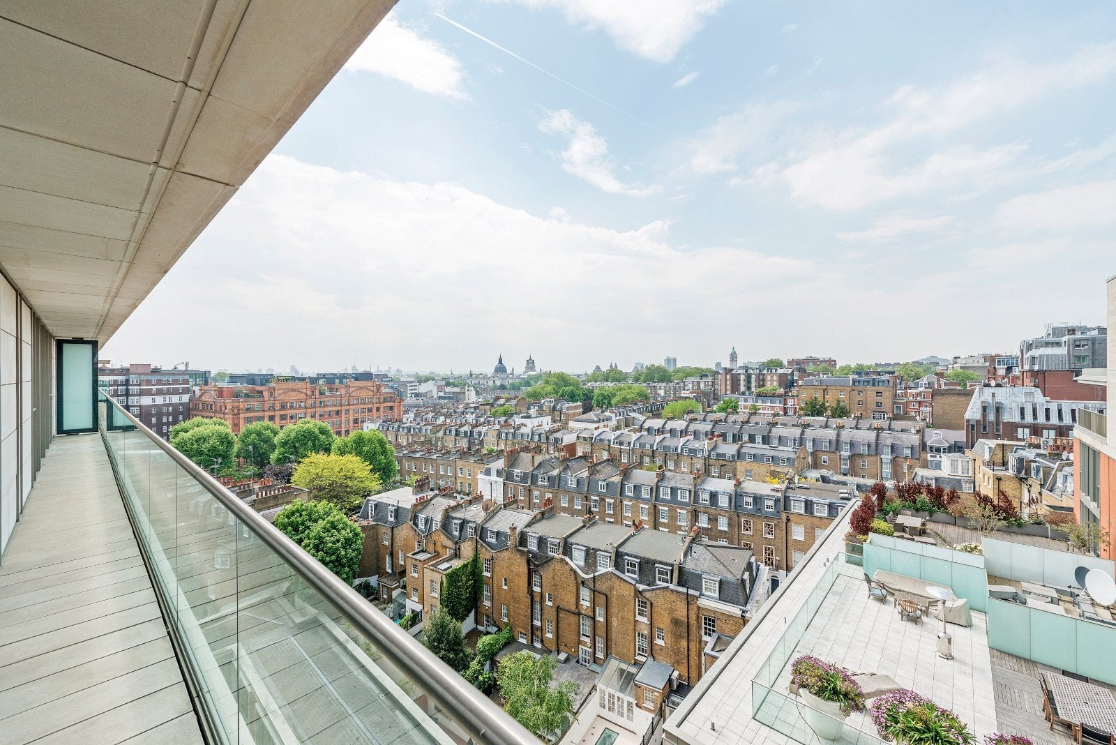 Flat Knightsbridge in City of Westminster