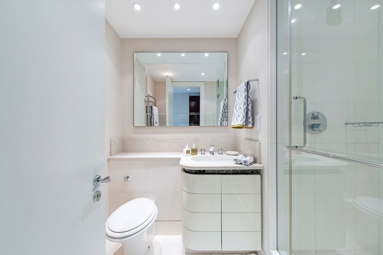 Flat Knightsbridge in City of Westminster