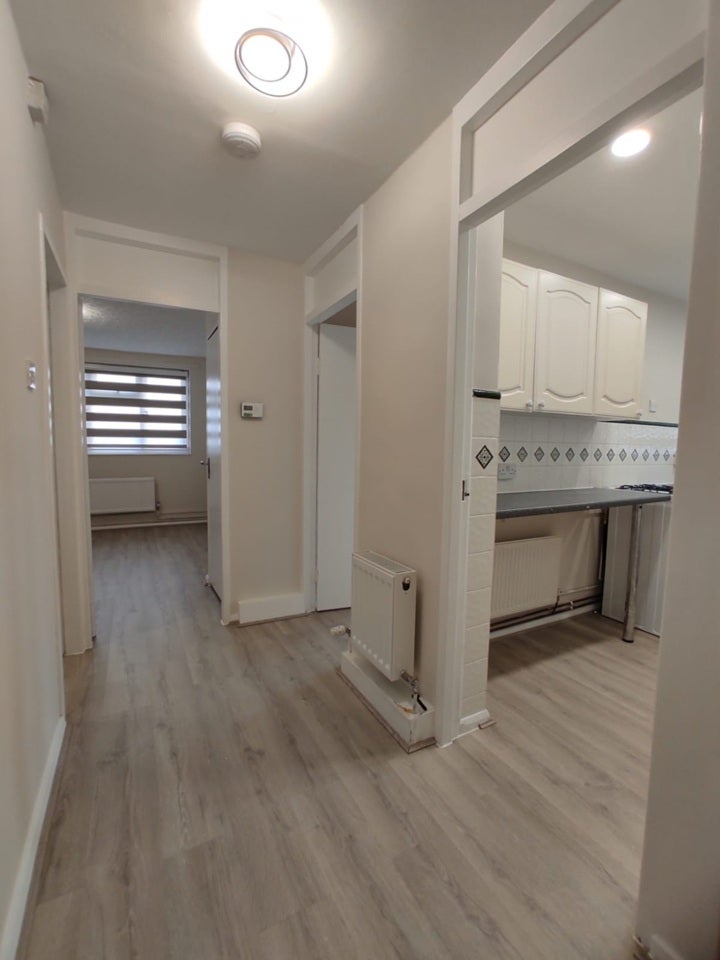 Flat Chace Avenue in Hertsmere