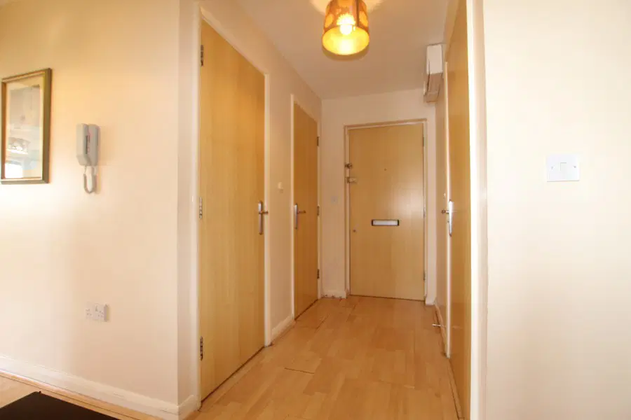 Flat Hirst Crescent in London