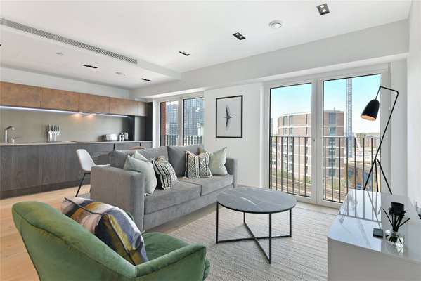 Flat Exchange Gardens in Greater London