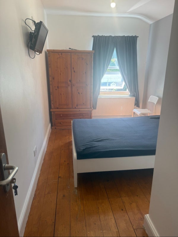 Room Blurton Road in Greater London