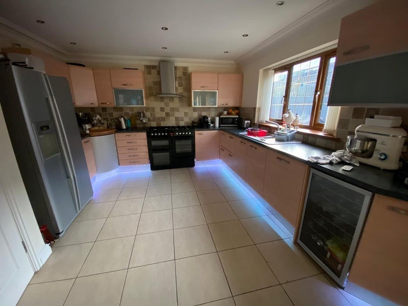 Room Kingswood Close in Hengoed
