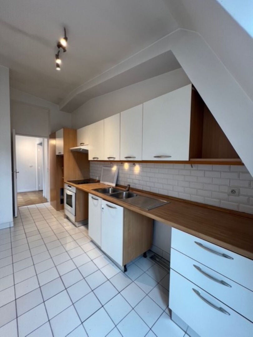 Flat Quai Charles Pasqua in Levallois-Perret