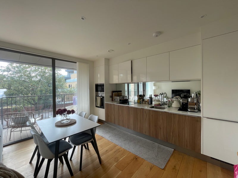 Room Camberwell Passage in Greater London