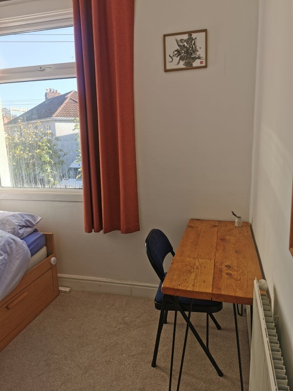 Room Cottrell Road in Bristol