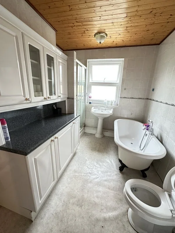 Room Ridgway Road in Luton
